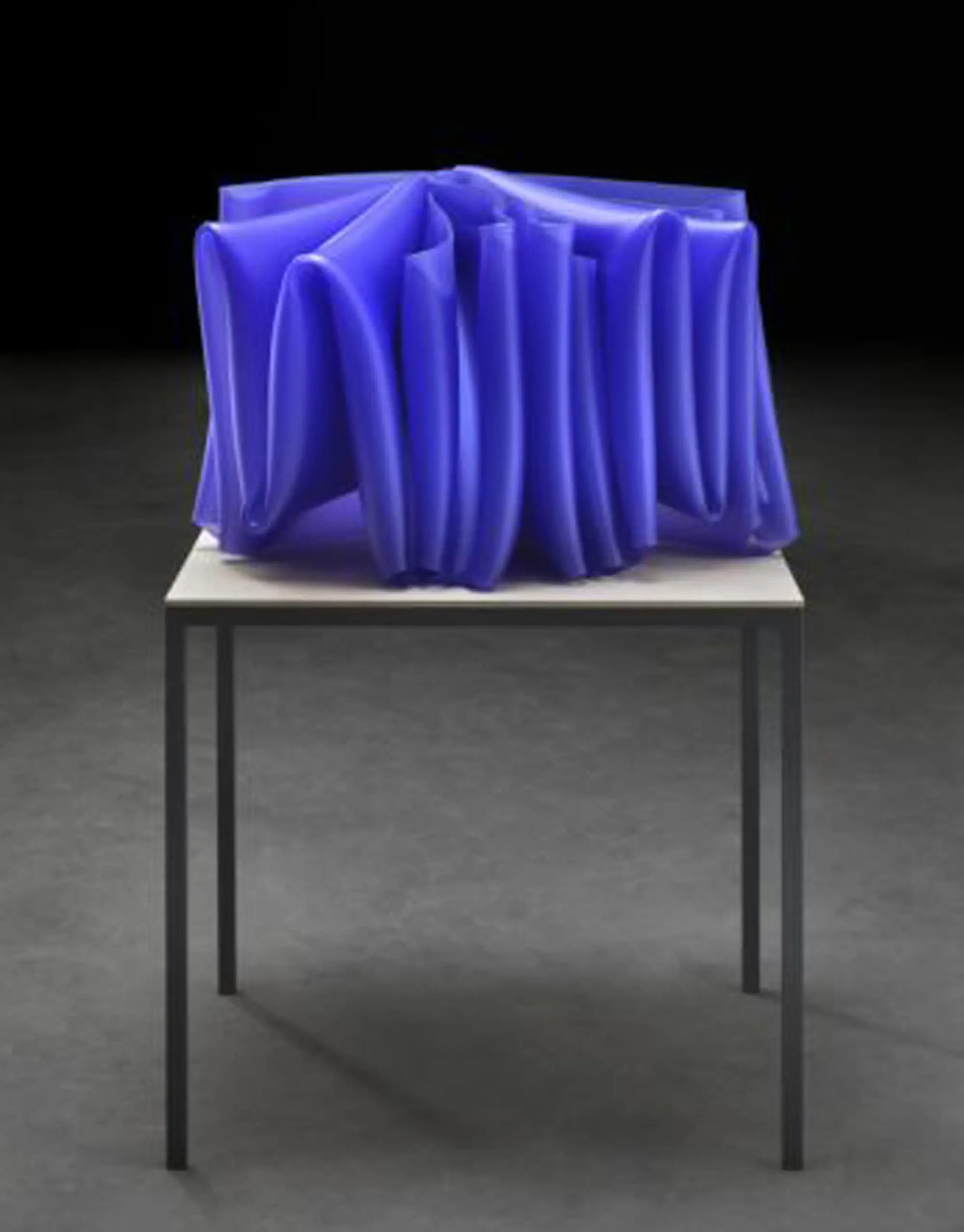 Olaf Holzapfel, Vertikalen Blau, 2011 50 x 78 x 61 cm Acrylglas, Fiberglas, Lack